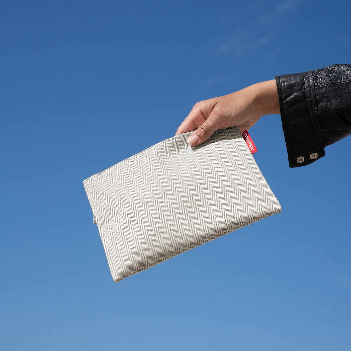 Reisenthel Kosmetiktasche Case 1 – Wasserfest – 24 × 17 cm – Herringbone Sand – Polyester – 1 Stk.