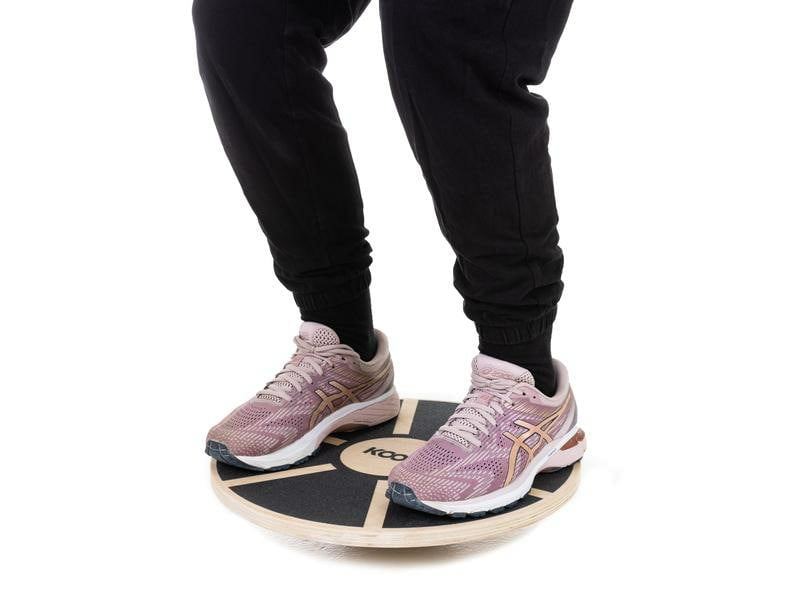 KOOR Rundes Balance Board, F01580, Ø40,0 cm × 8,5 cm, Holz, Schwarz, max. Nutzergewicht 110 kg – 1 Stück