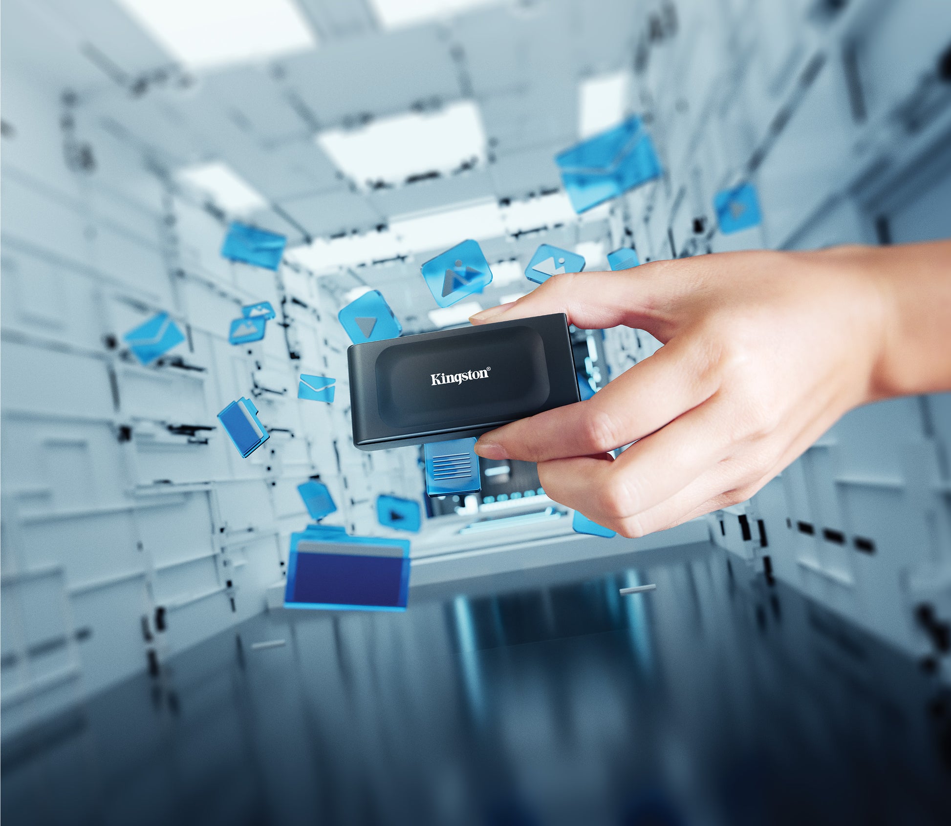 Kingston Technology Kingston XS1000 SSD – 2 TB, USB 3.2 Gen 2, inklusive USB-C-auf-USB-A-Kabel