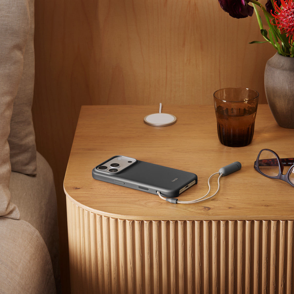 Apple Backcover Beats – für Apple iPhone 17 Pro – grau – MagSafe-kompatibel