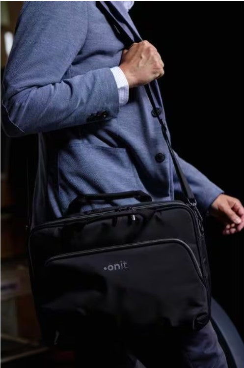 ONIT Notebook-Tasche für bis 13,3" – Trolley-Band, Dokumentenfach – Schwarz