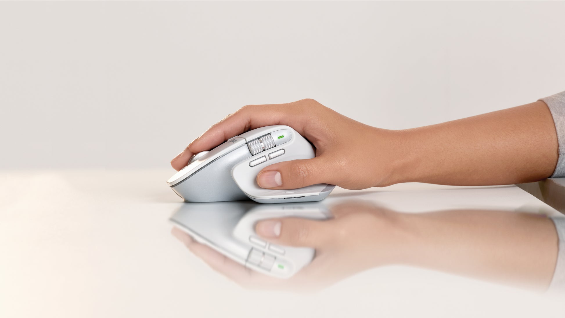 Logitech MX Master 3S Ergonomische Maus – kabellos, 7 Tasten, für Rechtshänder, USB-C-Ladeport, Silber/Weiss
