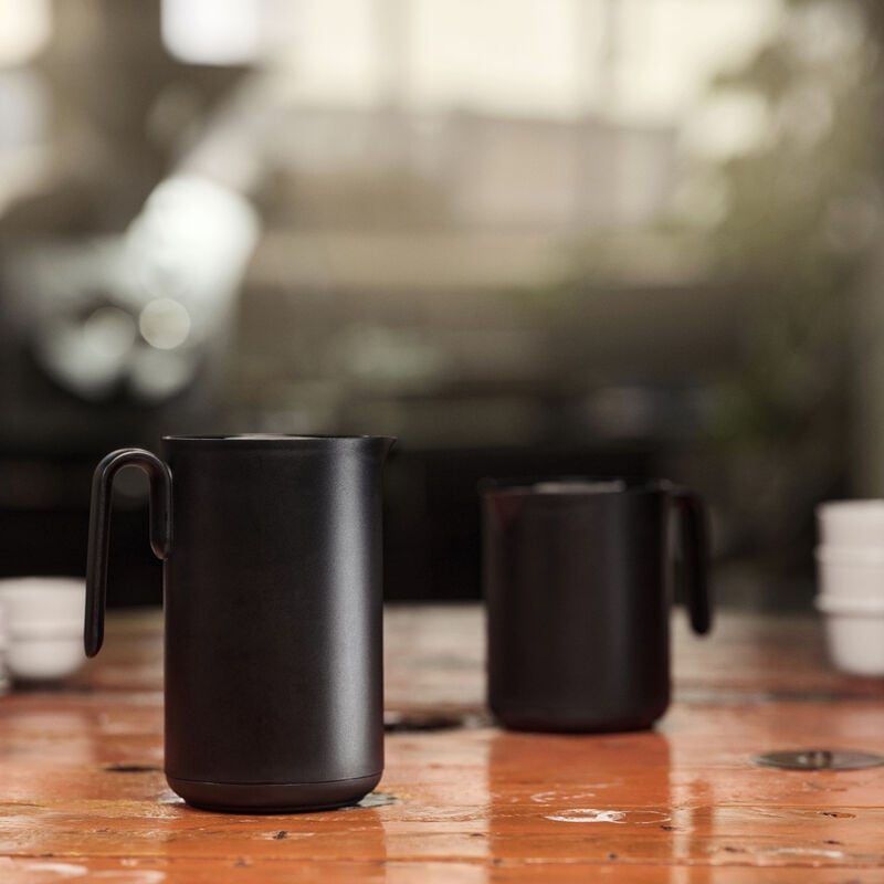 Zone Denmark Thermoskanne – 0,6 l, Ø 13,2 cm, H 17,0 cm, Kunststoff/Glas, Schwarz, Knopfdruckverschluss