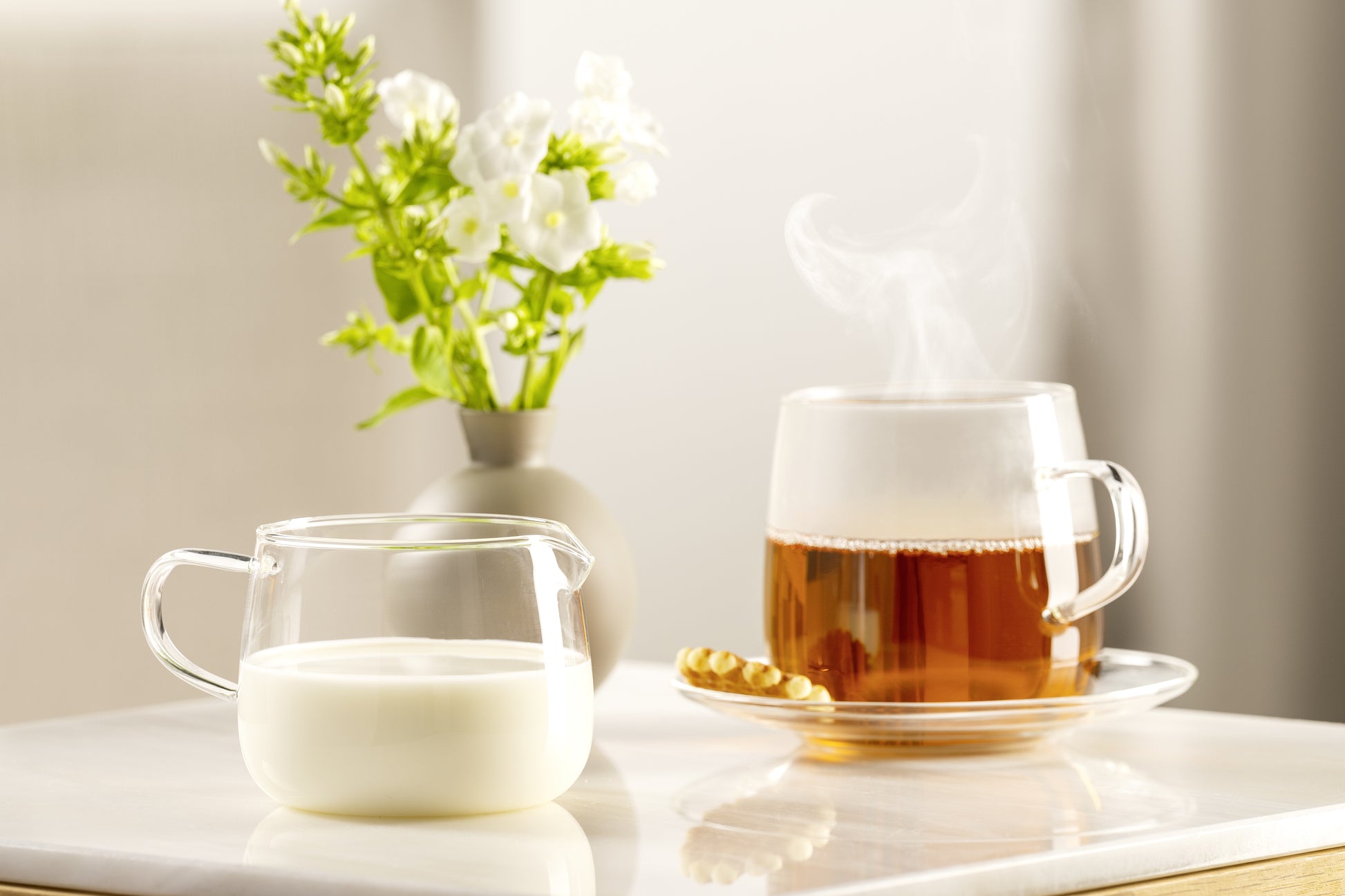 LEONARDO Teetasse – 0,57 l, Glas, transparent, Henkel, spülmaschinenfest, mikrowellenfest, 4 Stück