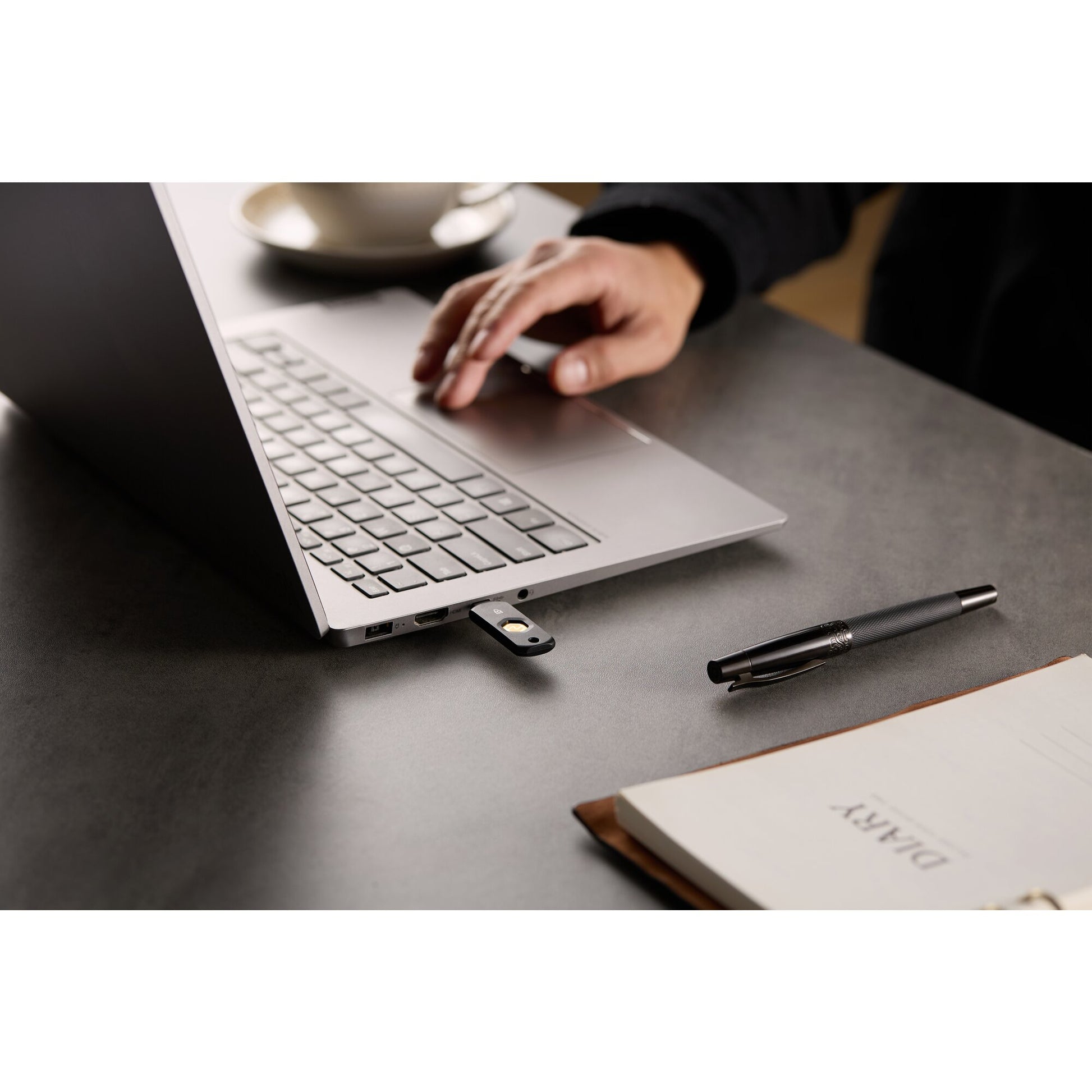 Kensington VeriMark NFC+ Sicherheitsschlüssel – USB-C – NFC – für Windows, Mac