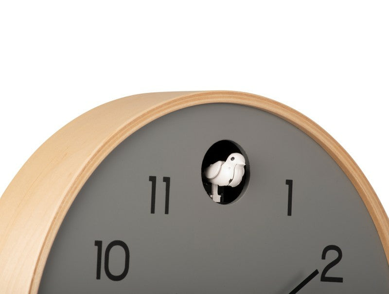 Karlsson Wanduhr Natural Cuckoo – batteriebetrieben, grau