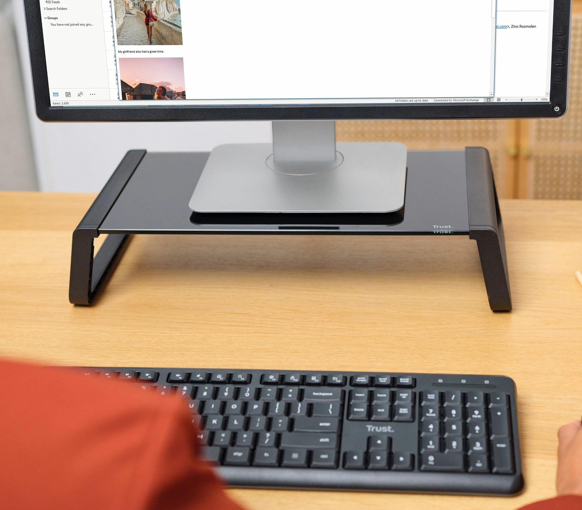 Trust Monta – Standfuss, bis 32", 10 kg, gehärtetes Glas, schwarz