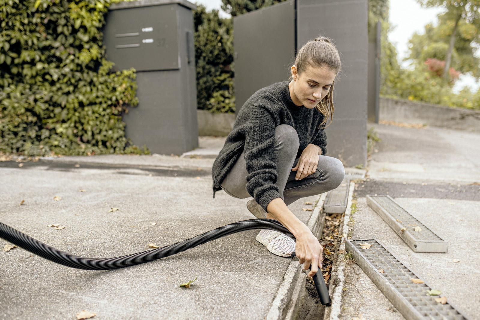 Kärcher Absauganlage WD 2 Plus – 2-in-1, 1000 W, 12 l, Netzbetrieb