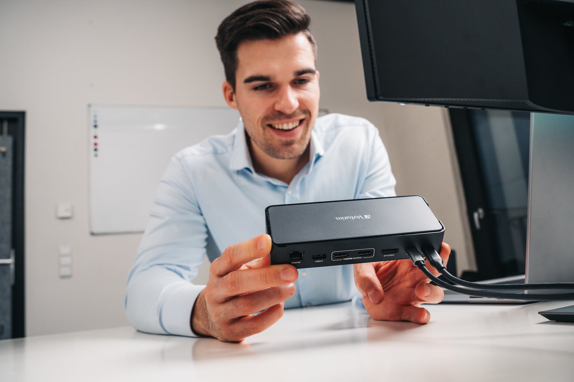 Verbatim CDS-15 Dockingstation – USB-C, 1× DP, 2× HDMI, 4× USB-A, 100 W PD, GbE, 3,5 mm Audio, für Windows/Mac