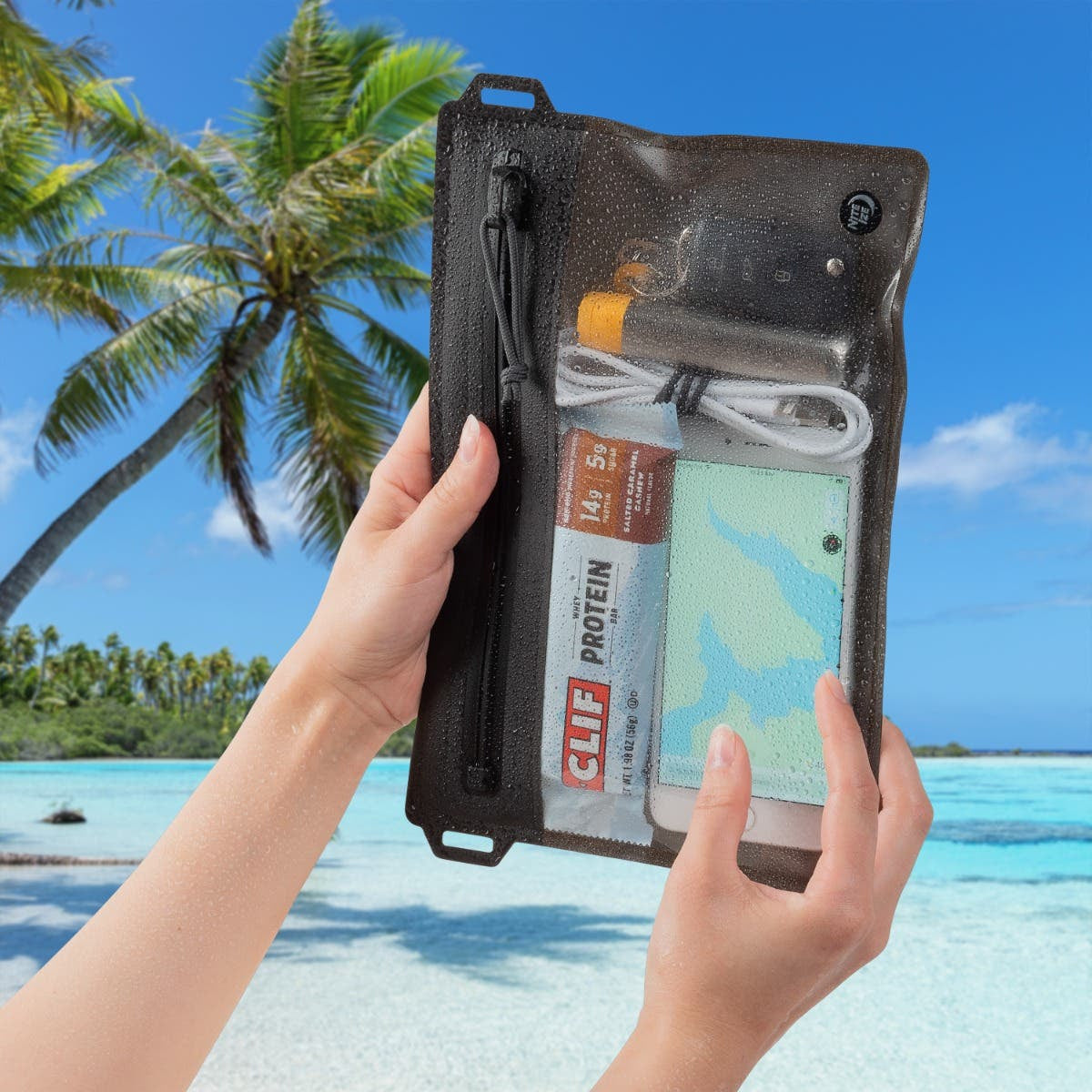Nite Ize Reisebeutel S – wasserdicht bis 1 m (IP67), Reissverschluss – 175 × 140 × 5 mm – TPU – schwarz