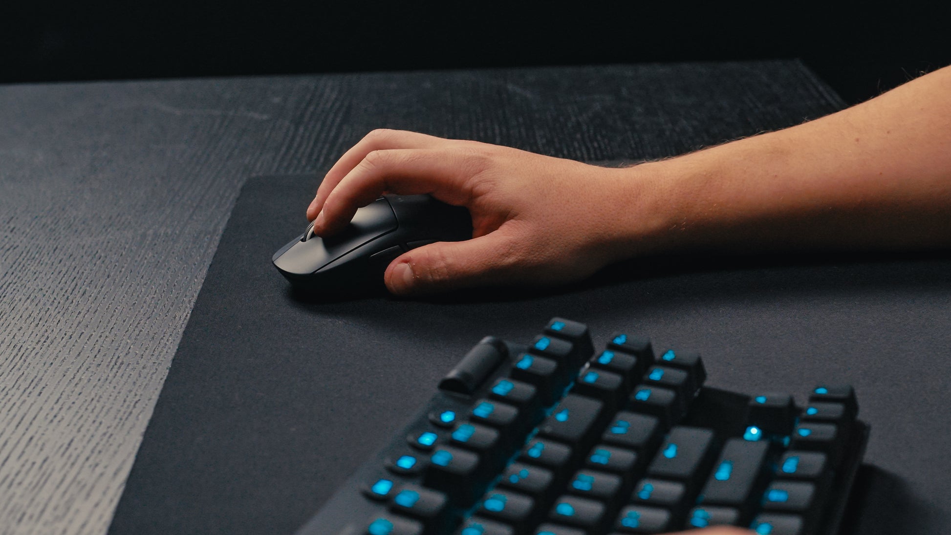 Logitech G PRO X SUPERLIGHT 2 – Gaming-Maus – Kabellos (2,4 GHz), 32000 DPI, Rechts, Weiss