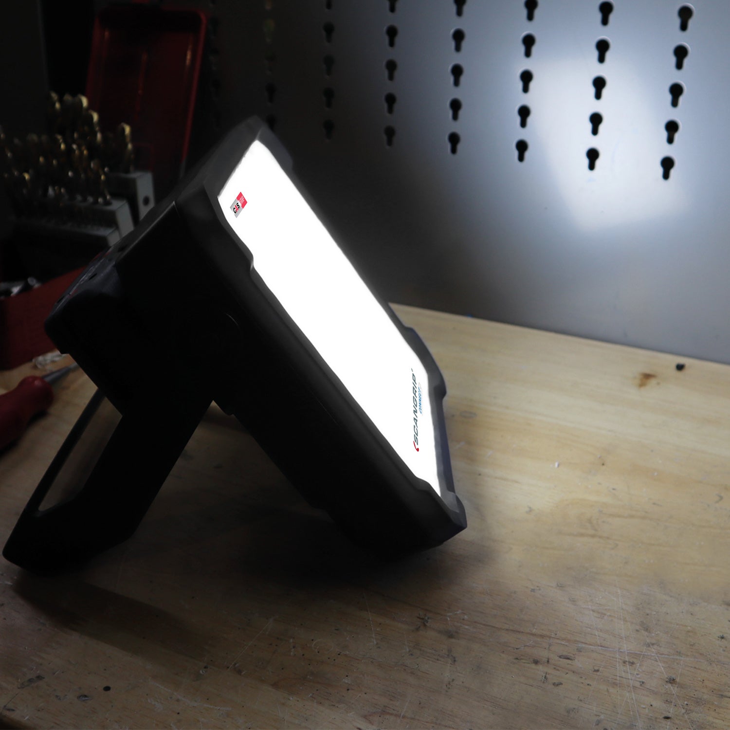 SCANGRIP Arbeitsleuchte Vega 2 Connect – 2000 lm, 100°, CAS Akku, IP54, dimmbar