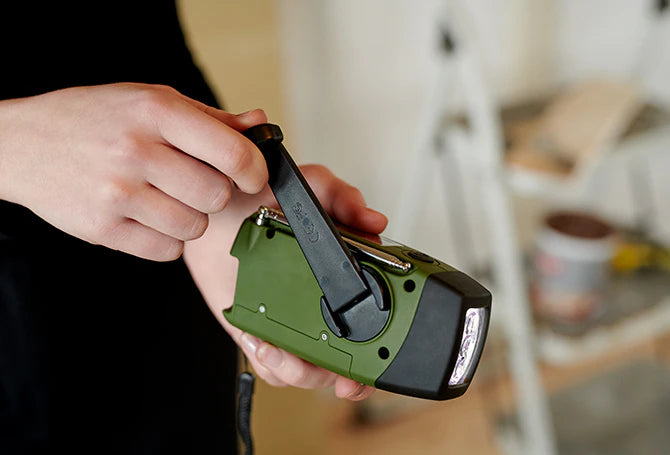 Thomson RT260 – Tragbares Radio, AM/UKW, USB-C, IPX3, 2'000 mAh Akku – Grün
