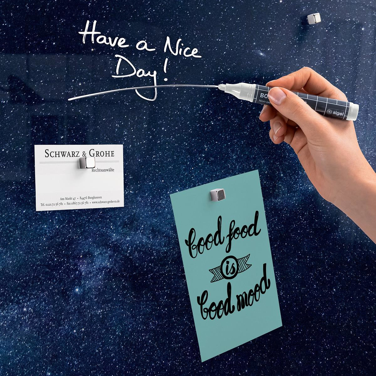 Sigel Whiteboard – 48 × 48 cm, Glas, magnetisch, Wandmontage, inkl. Magnetwürfel, Montagesatz