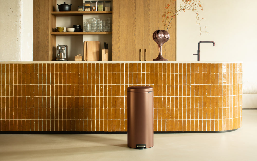 Brabantia NewIcon Treteimer – 30 l – Edelstahl, rund – Bronze – Soft-Close