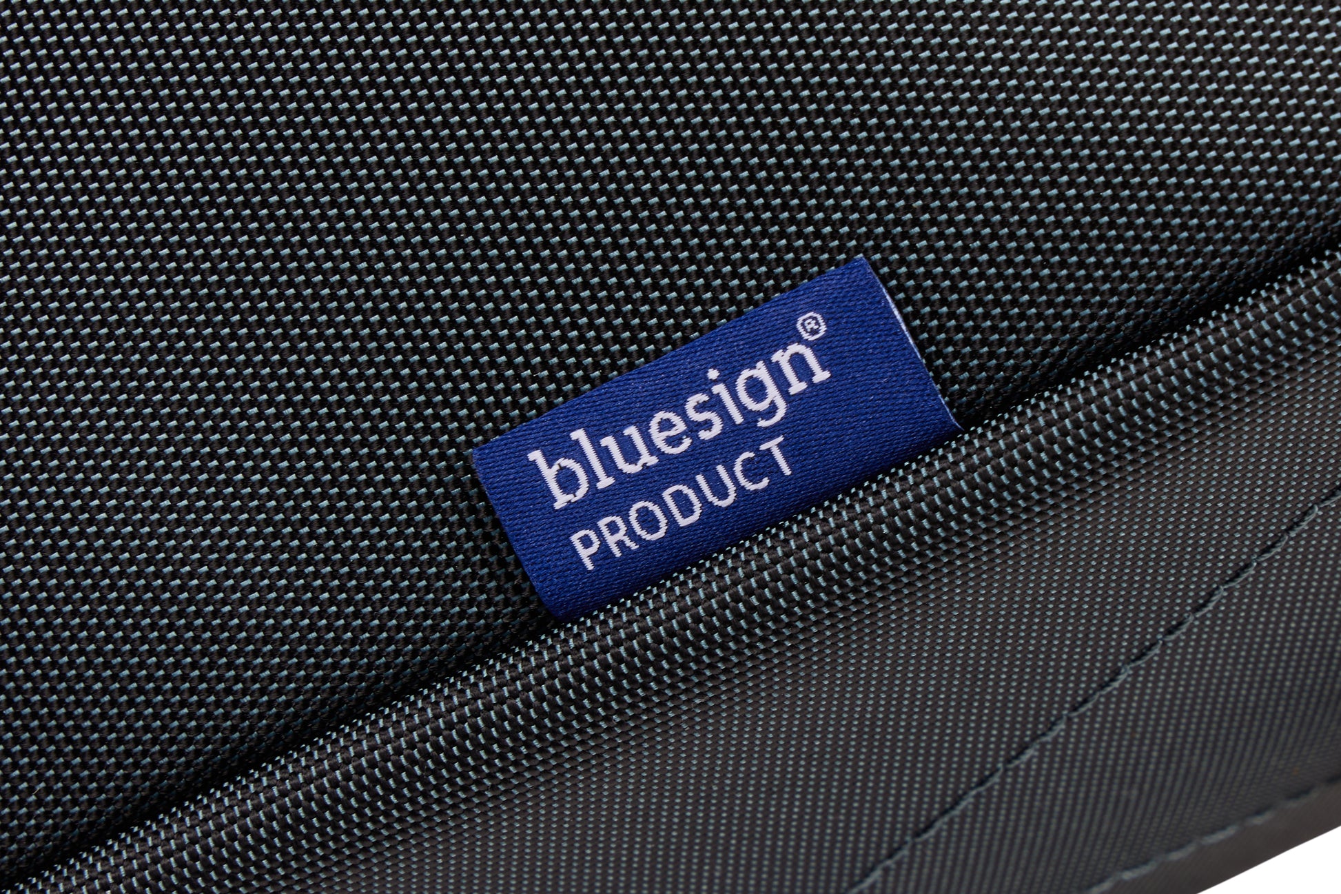 Thule Kulturbeutel Subterra 2 – bluesign, aufhängbar – 7 l – dunkelgrau – Polyester, TPU