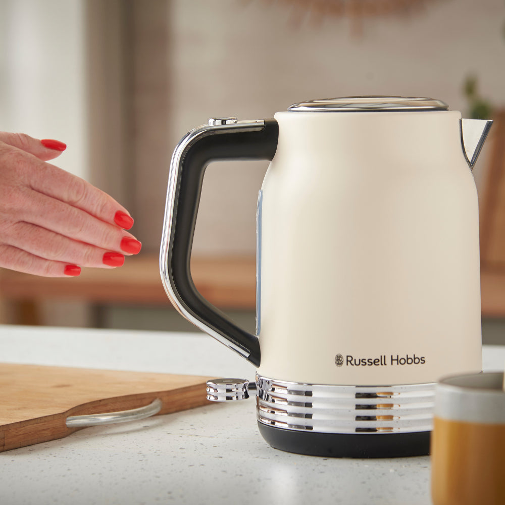 Russell Hobbs Hanley Wasserkocher – 1,7 l, Edelstahl, Crème, 28640-70
