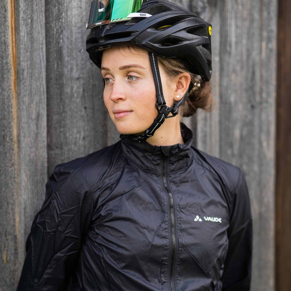 VAUDE Windbreaker-Jacke Matera – winddicht, wasserabweisend, reflektierend, PFC-frei – Grösse 40 – dusty fern