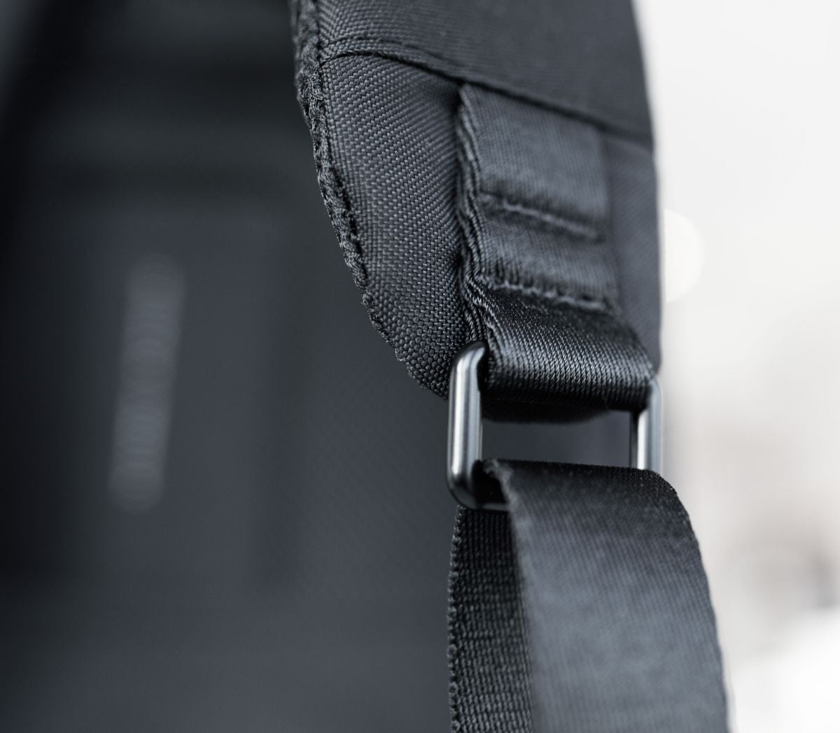 Vonmählen Horizon – Notebook-Rucksack – für 15,6"-Notebook, 20 l, Mikrofaserleder, schwarz, USB-Anschluss