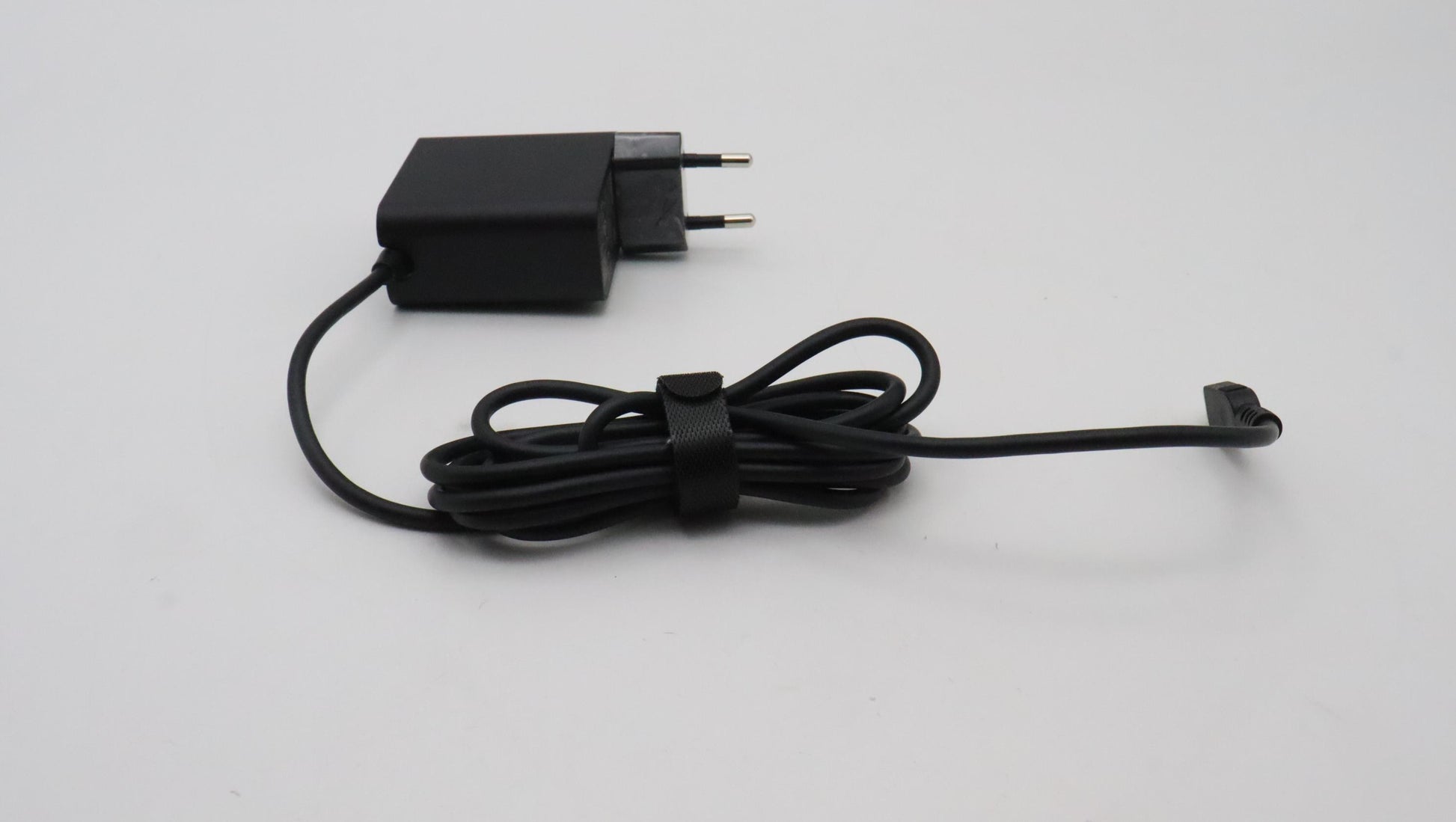 Lenovo 5A11J75649 Netzteil 65 W – 5–20 V einstellbar – für ThinkBook 14 G6 ABP (Typ 21KJ) – schwarz
