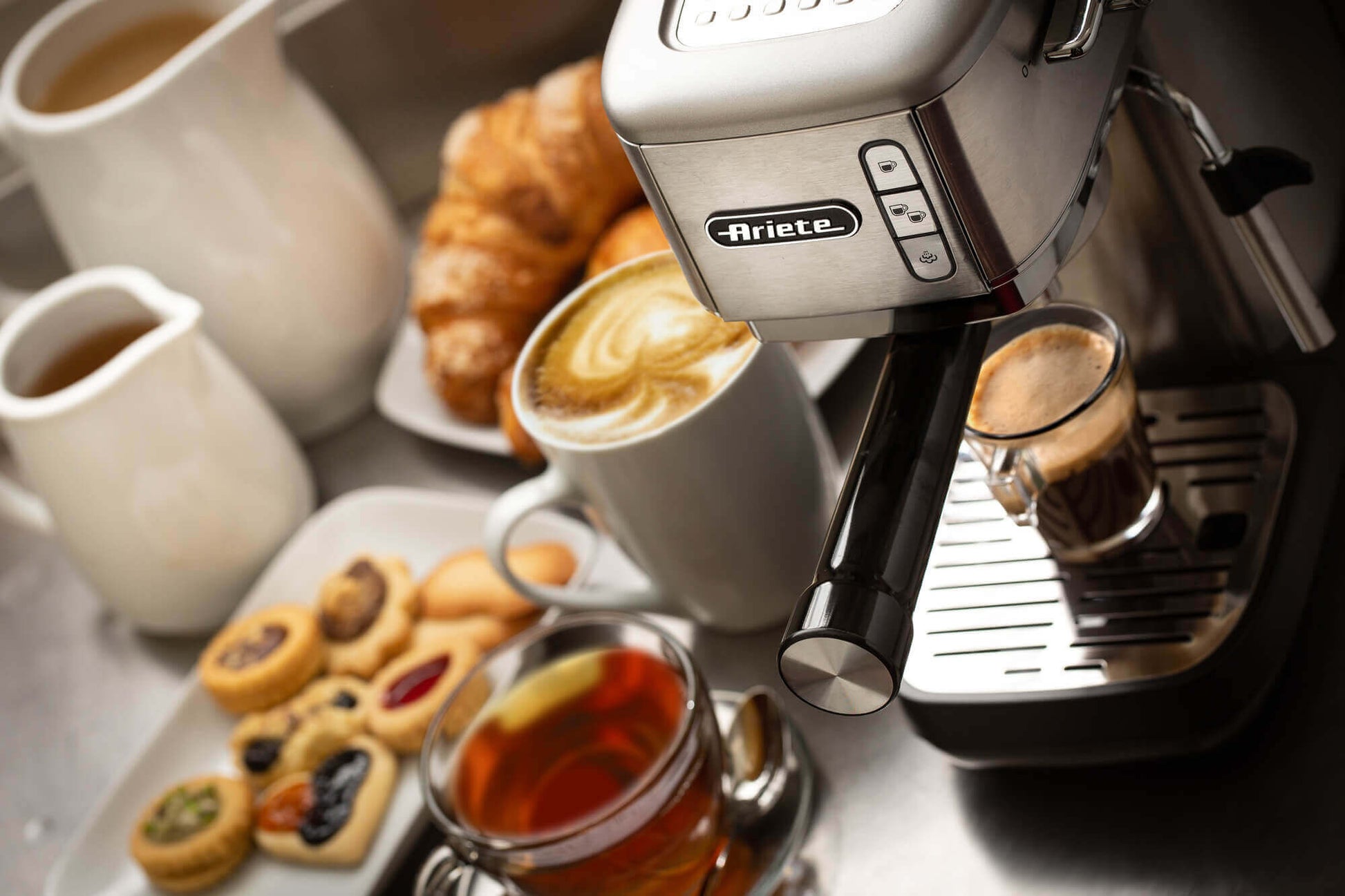 Ariete ARI-1380 Kaffeevollautomat – 1,1 l, 15 bar, Milchschaumdüse, Silber