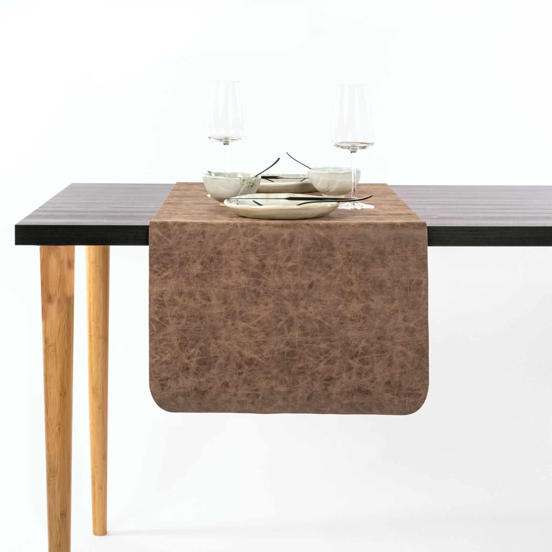 Tiseco Tischläufer – 45×145 cm, PVC/PU, Braun, Truman