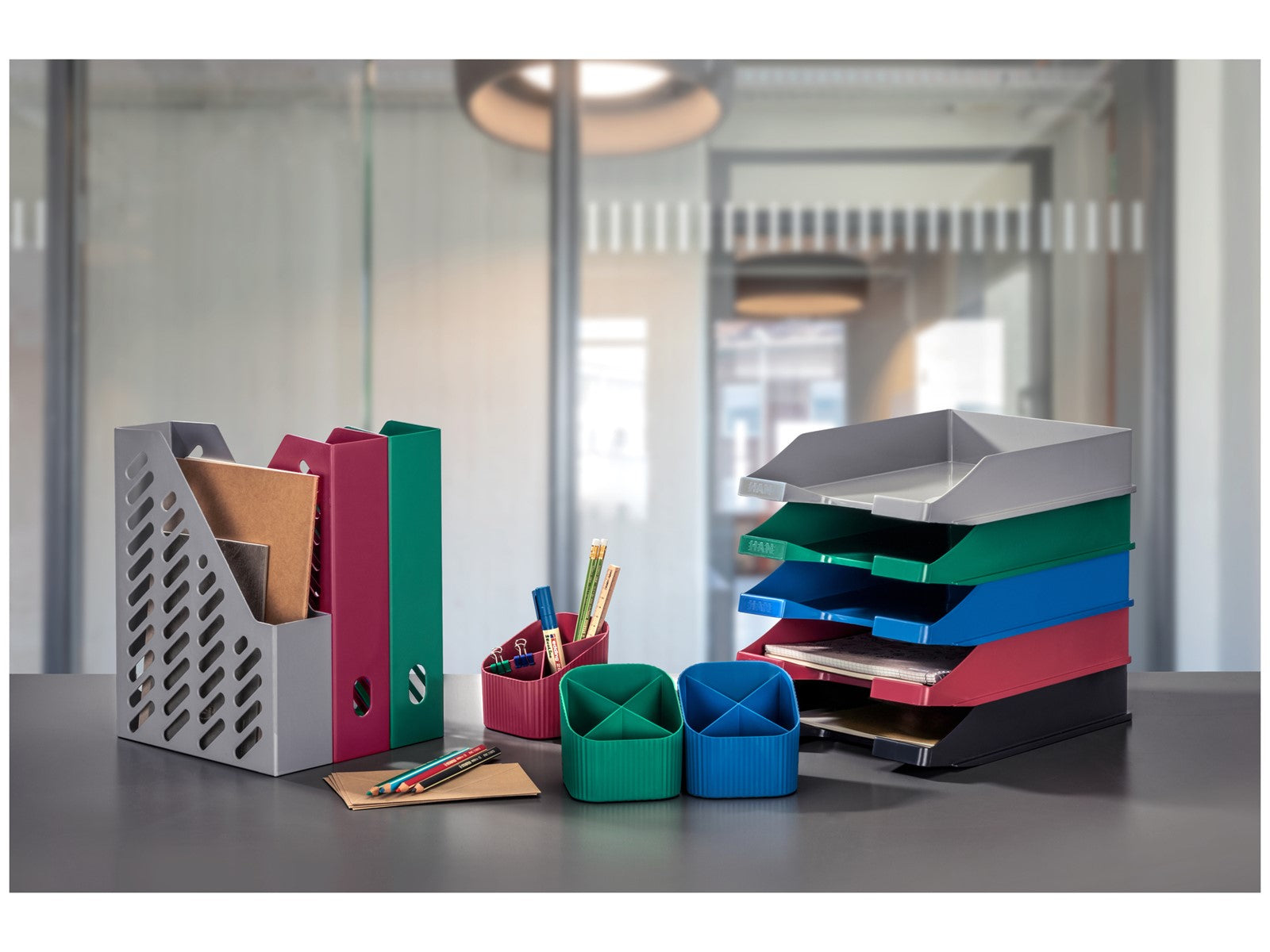 HAN Stiftehalter KARMA – 4 Fächer, Kunststoff (recycelt), grau, 111 × 105 × 111 mm, 1 Stück