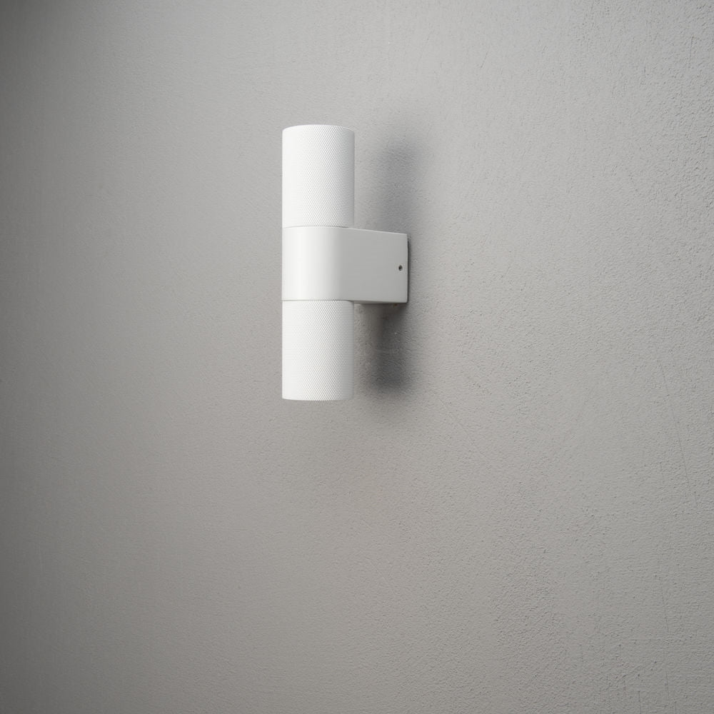 Konstsmide Aussenwandleuchte Temi – 6,5×23,5 cm – 2×7 W – IP54 – Netzbetrieb – dimmbar – Weiss, Glas