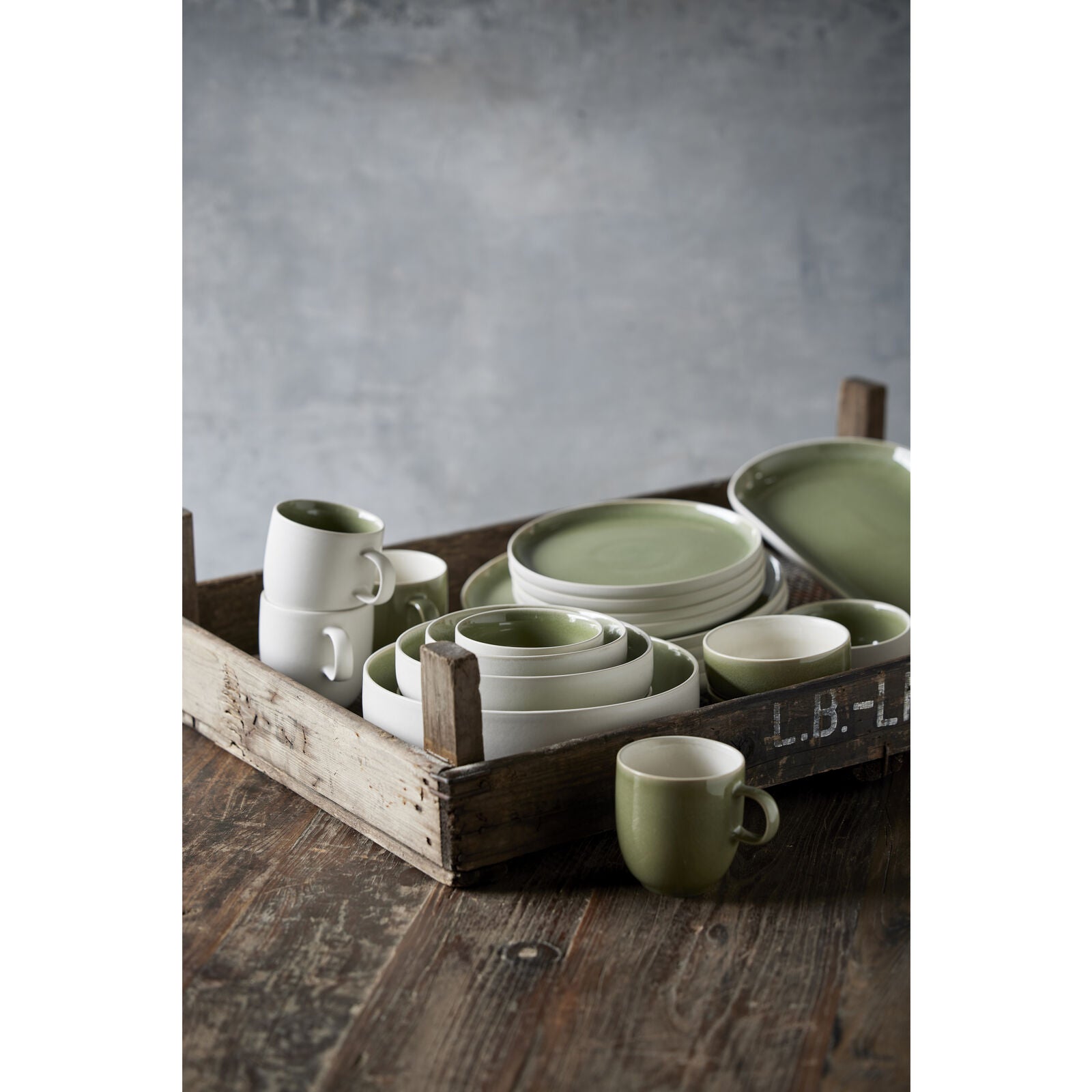 Studio Round Schale – Ø 11 cm, Steingut, Dunkelgrün, spülmaschinenfest, mikrowellengeeignet