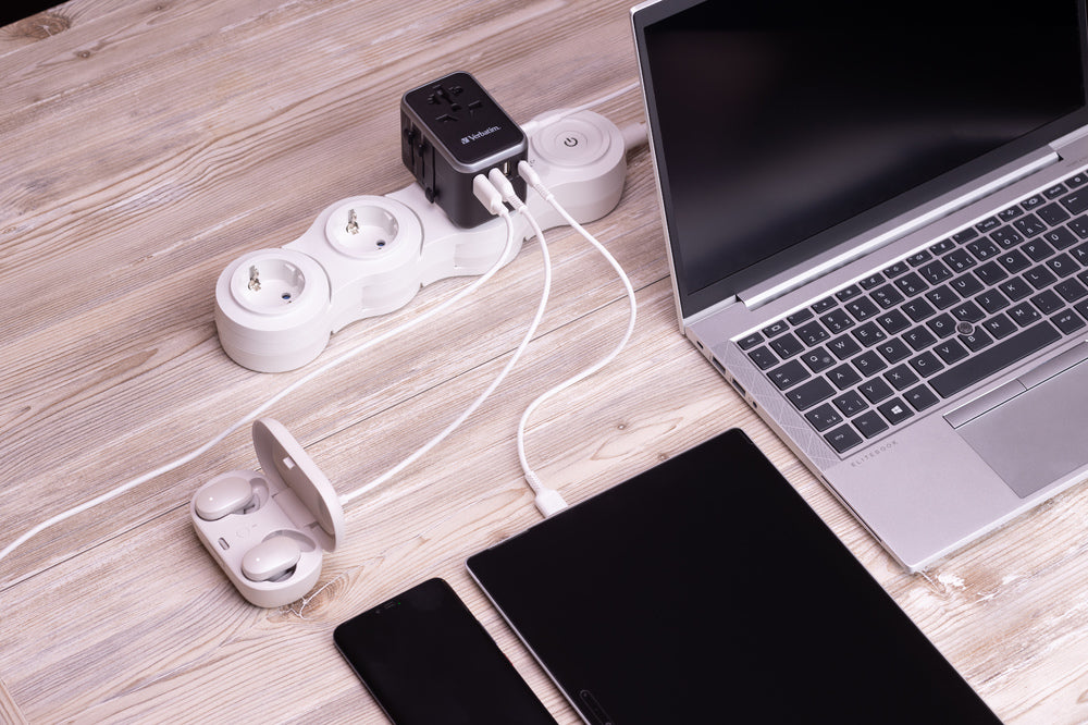 Verbatim UTA-04 Reiseadapter USB-Ladegerät 61 W – USB-C×2, USB-A×3 – PD, QC