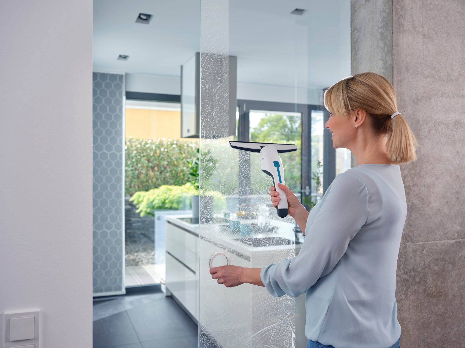 Leifheit NEMO – Fenstersauger – Arbeitsbreite 28 cm, Laufzeit 45 min, Tank 60 ml, 130 m², Weiss