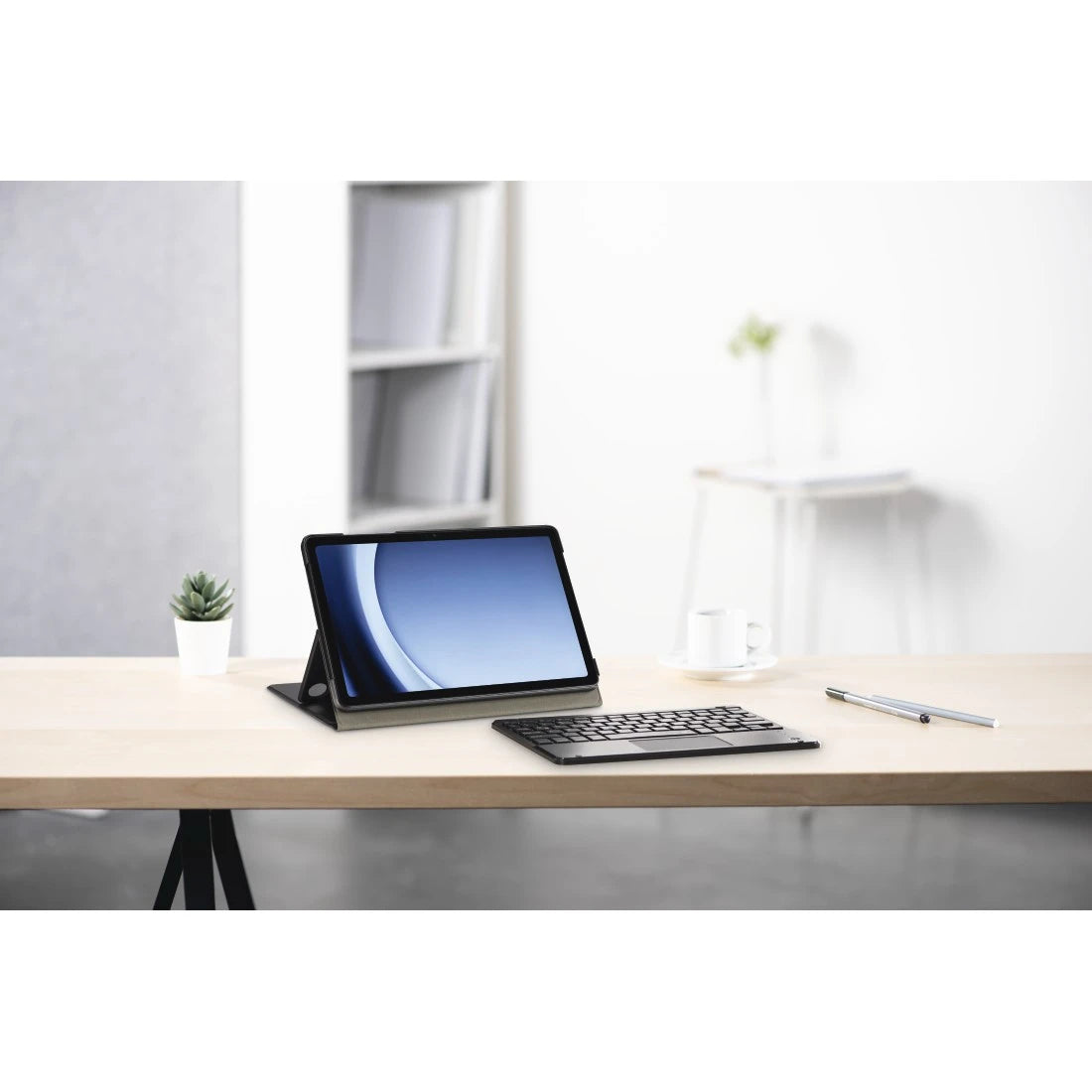 Hama Tablet-Hülle Premium – Spezialzubehör – mit Tastatur – für Galaxy Tab A11+/A9+ – Schwarz