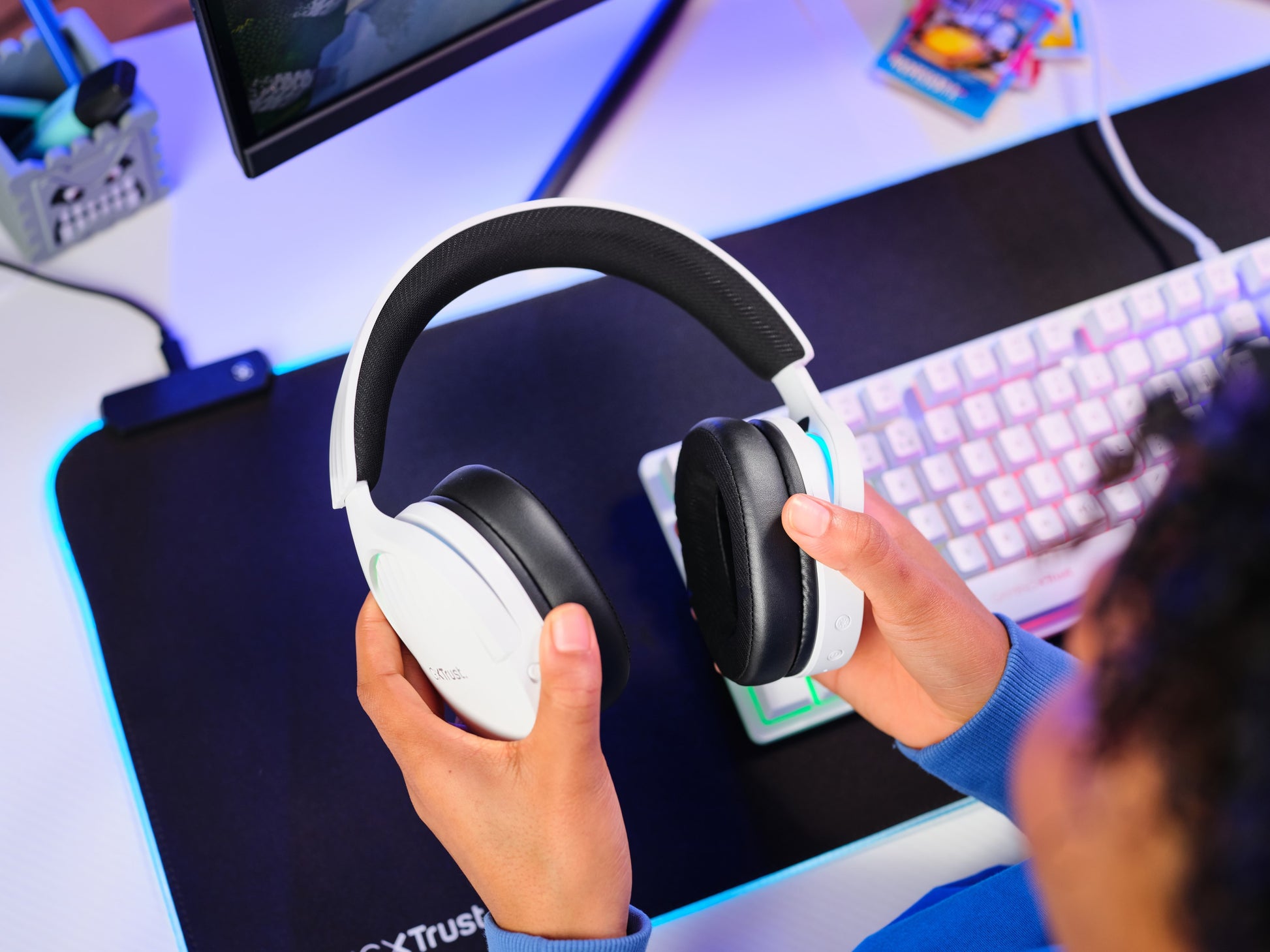 Trust GXT 491W FAYZO – Gaming-Headset – Kabelgebunden, abnehmbares Mikrofon, Surround-Sound – Weiss