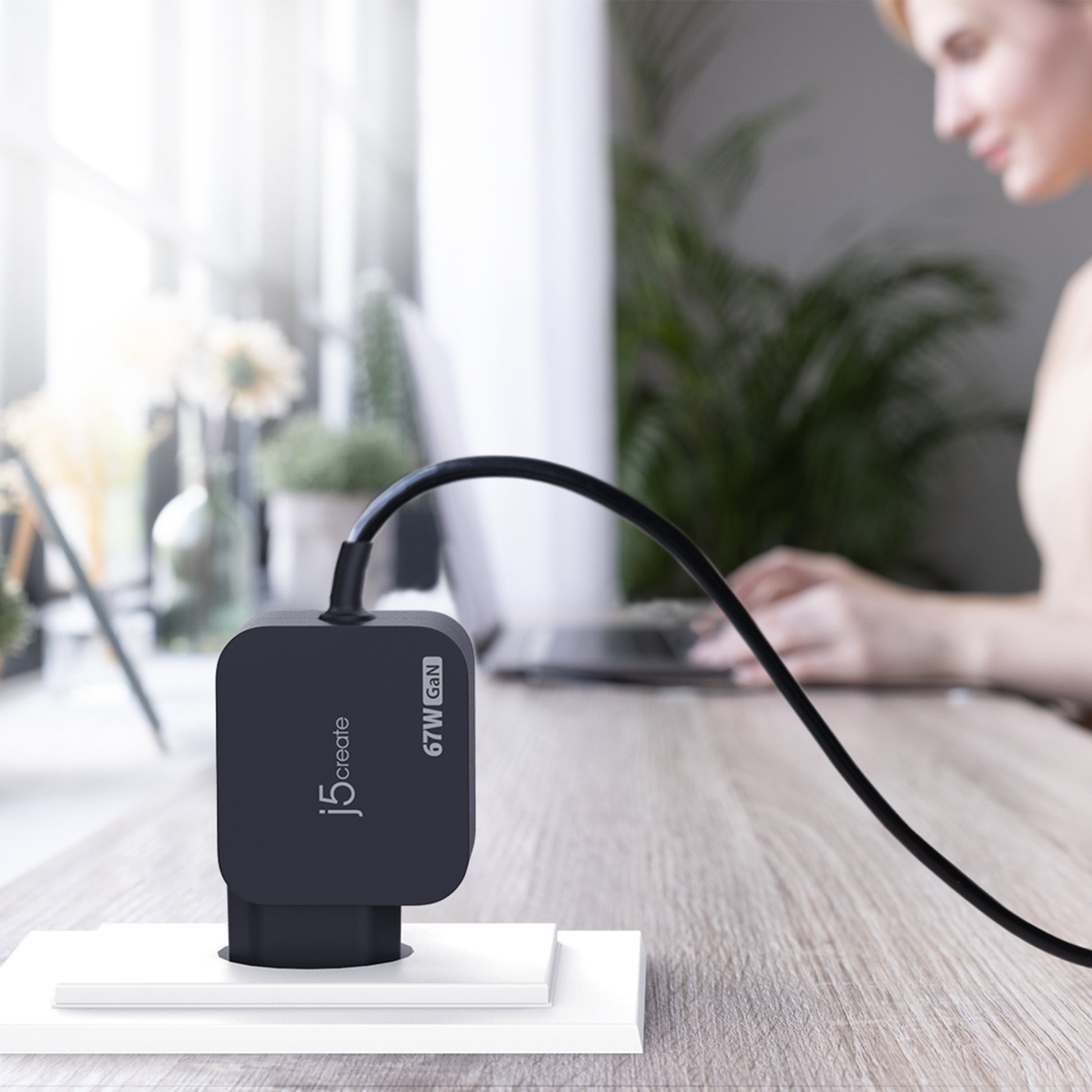 j5create Ladegerät (EU) – 67 W, 1× USB-C, PD, GaN