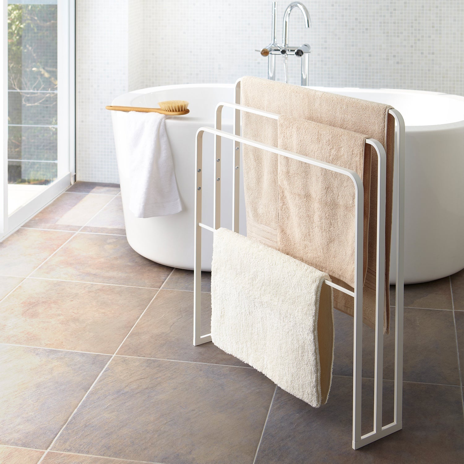 Yamazaki Handtuchständer TOWER – 14×70×81 cm, Stahl, Weiss