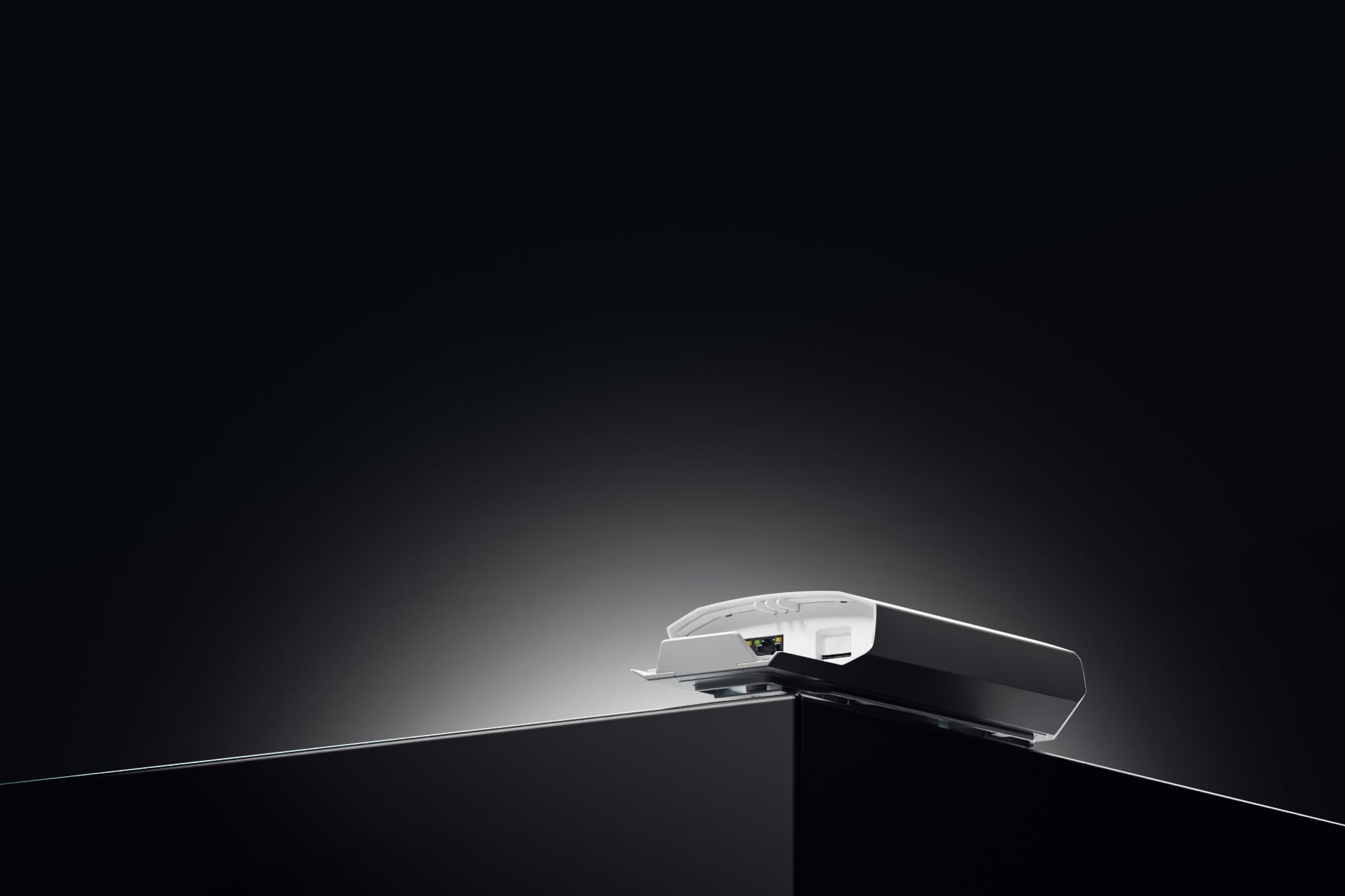 Teltonika OTD144 – 4G Router, Wi‑Fi 4 (2,4 GHz), 2× Fast Ethernet, Dual‑SIM, PoE, Outdoor, IP55