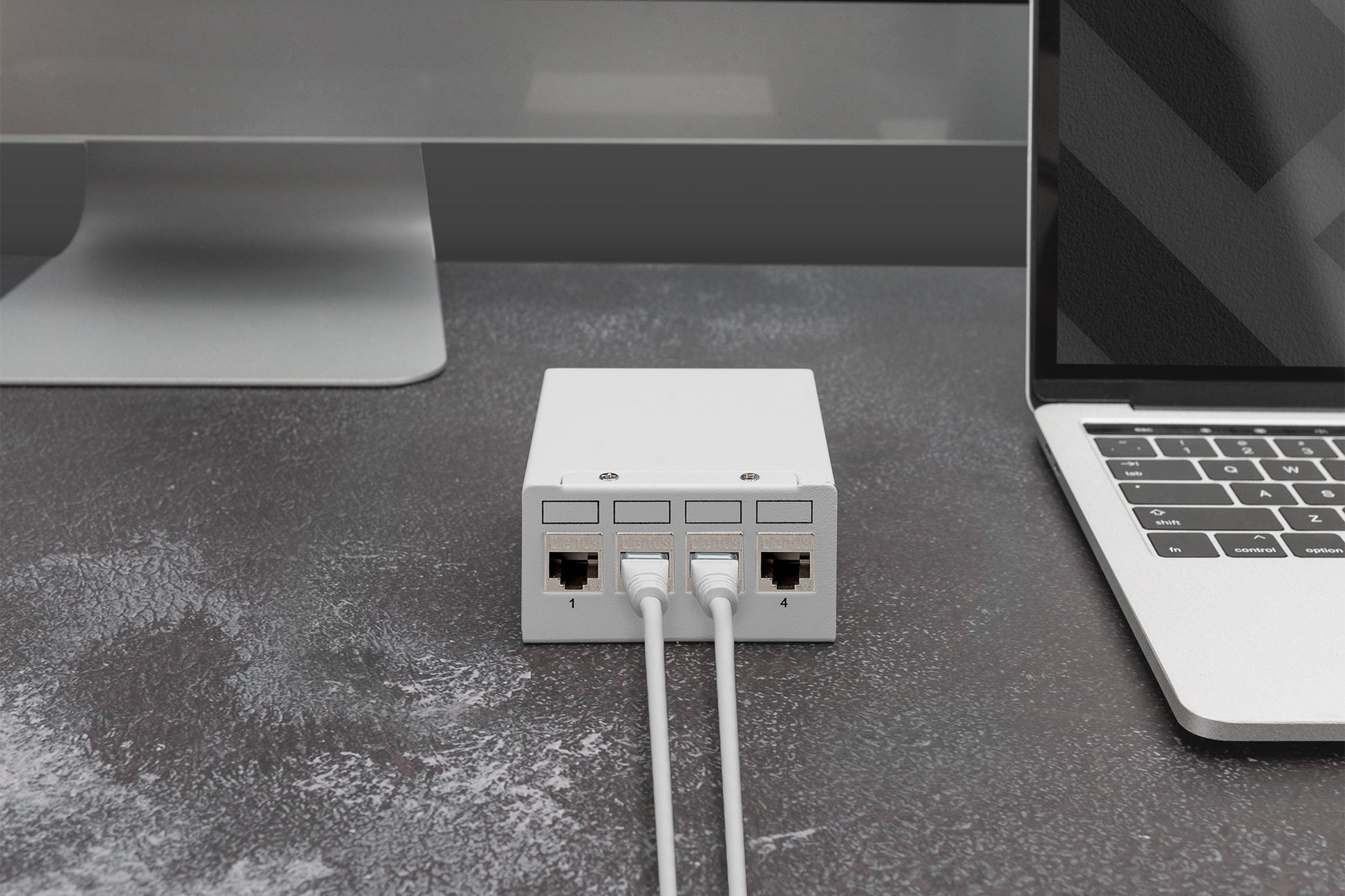 Digitus Keystone-Modul – Cat6a, geschirmt, werkzeugfrei, RJ-45 (LSA, weiblich), flach, silber, 4er-Pack