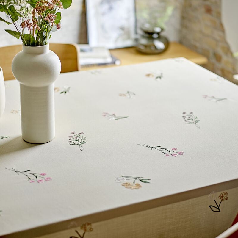 Södahl Tischdecke – 140×220 cm, Polyester, Beige, Blume