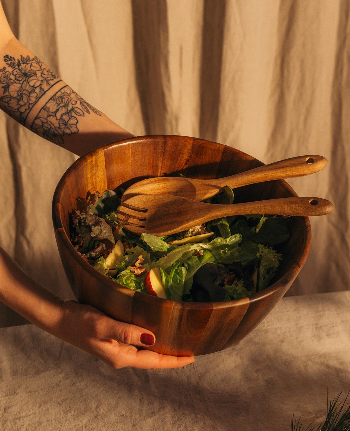 Esmée Salatschüssel – Ø 30 cm, H 11,3 cm, Akazie
