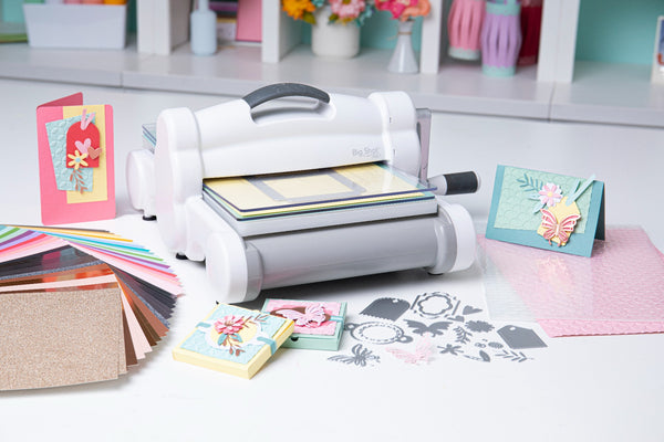Sizzix Stanz- und Prägemaschine Big Shot PLUS – Starter Kit – Grau/Weiss