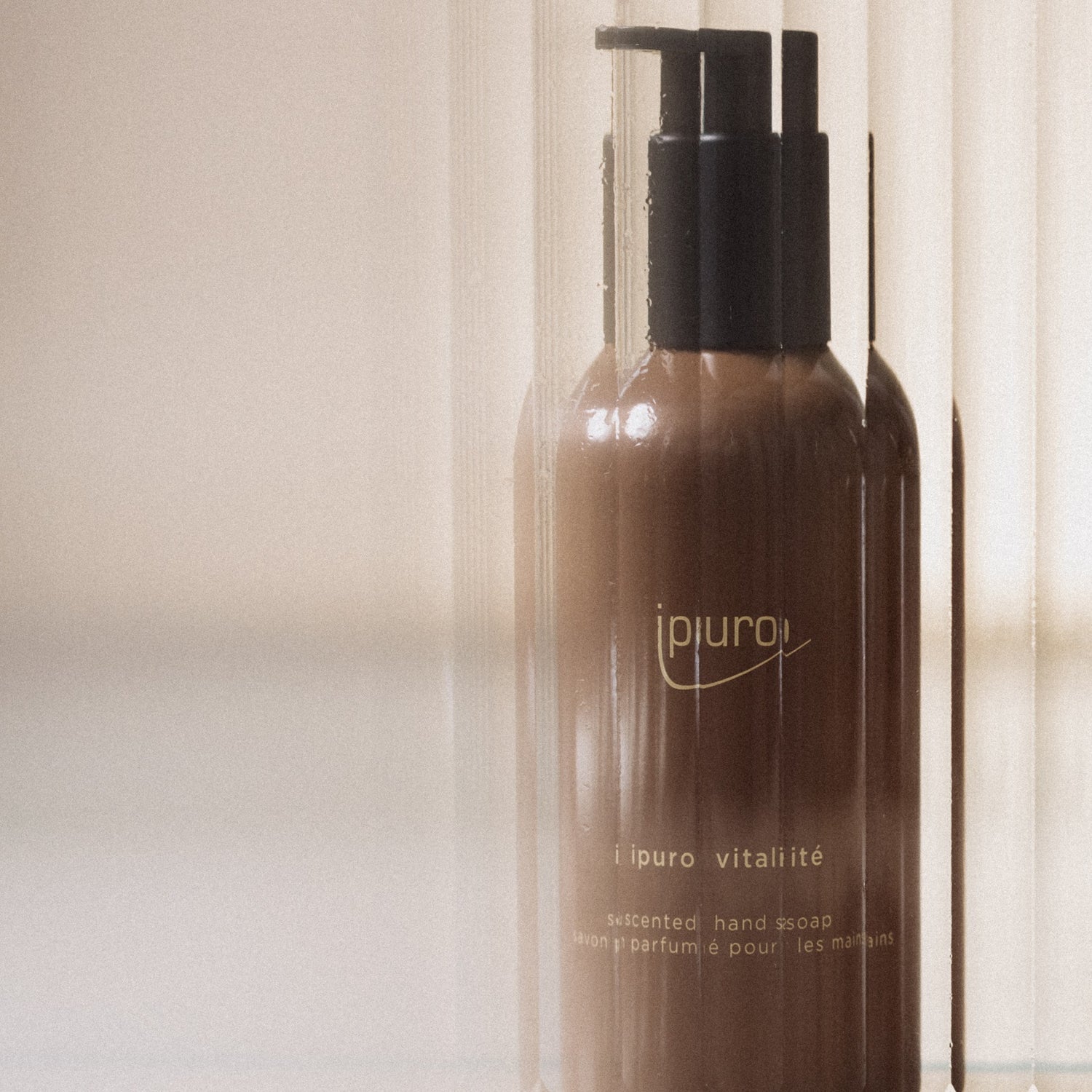 ipuro Flüssige Handseife – Rosmarin – Pumpflasche – 250 ml