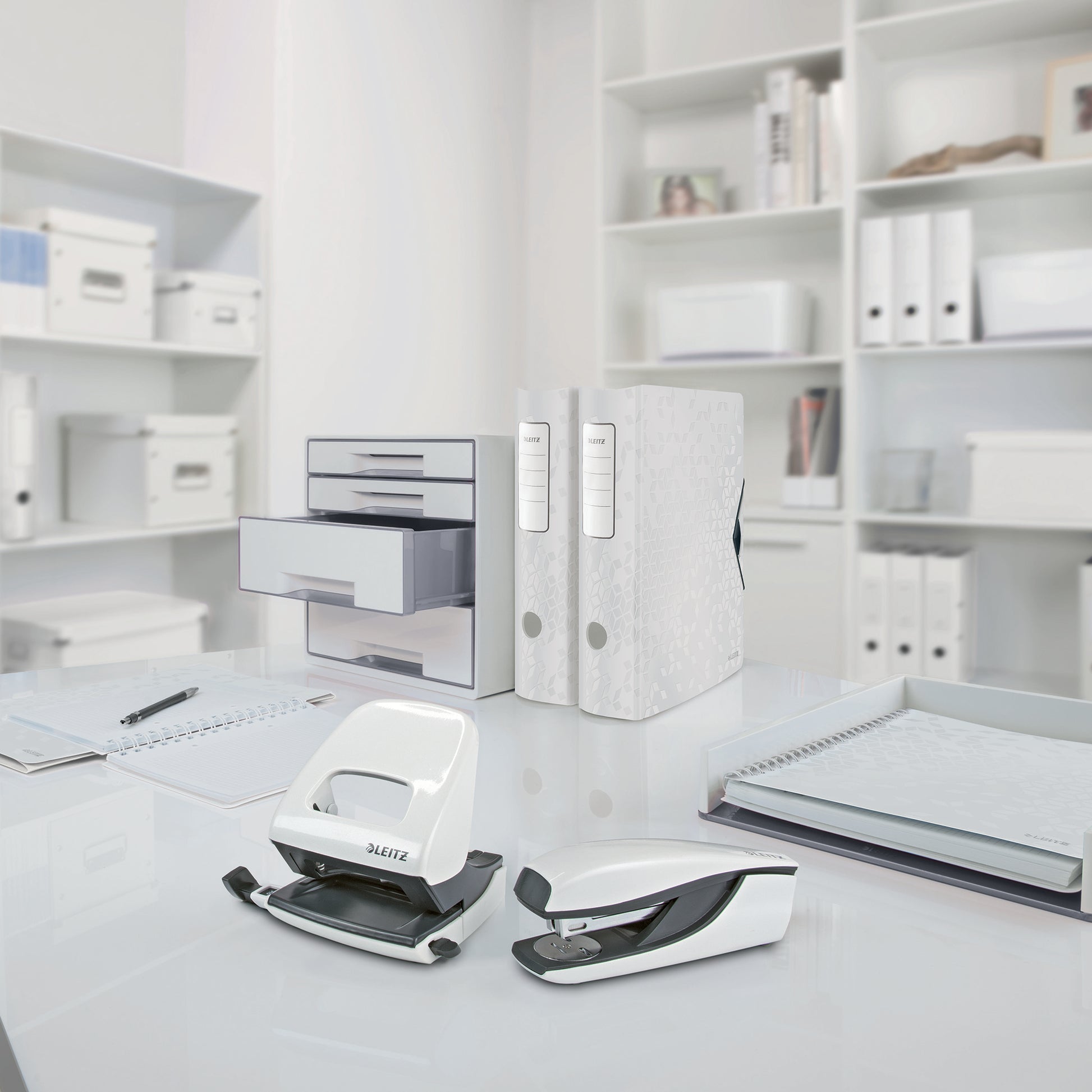 Leitz WOW A4 Fächermappe – 6 Fächer, Gummiband, Polypropylen (PP), Weiss, bis 250 Blatt
