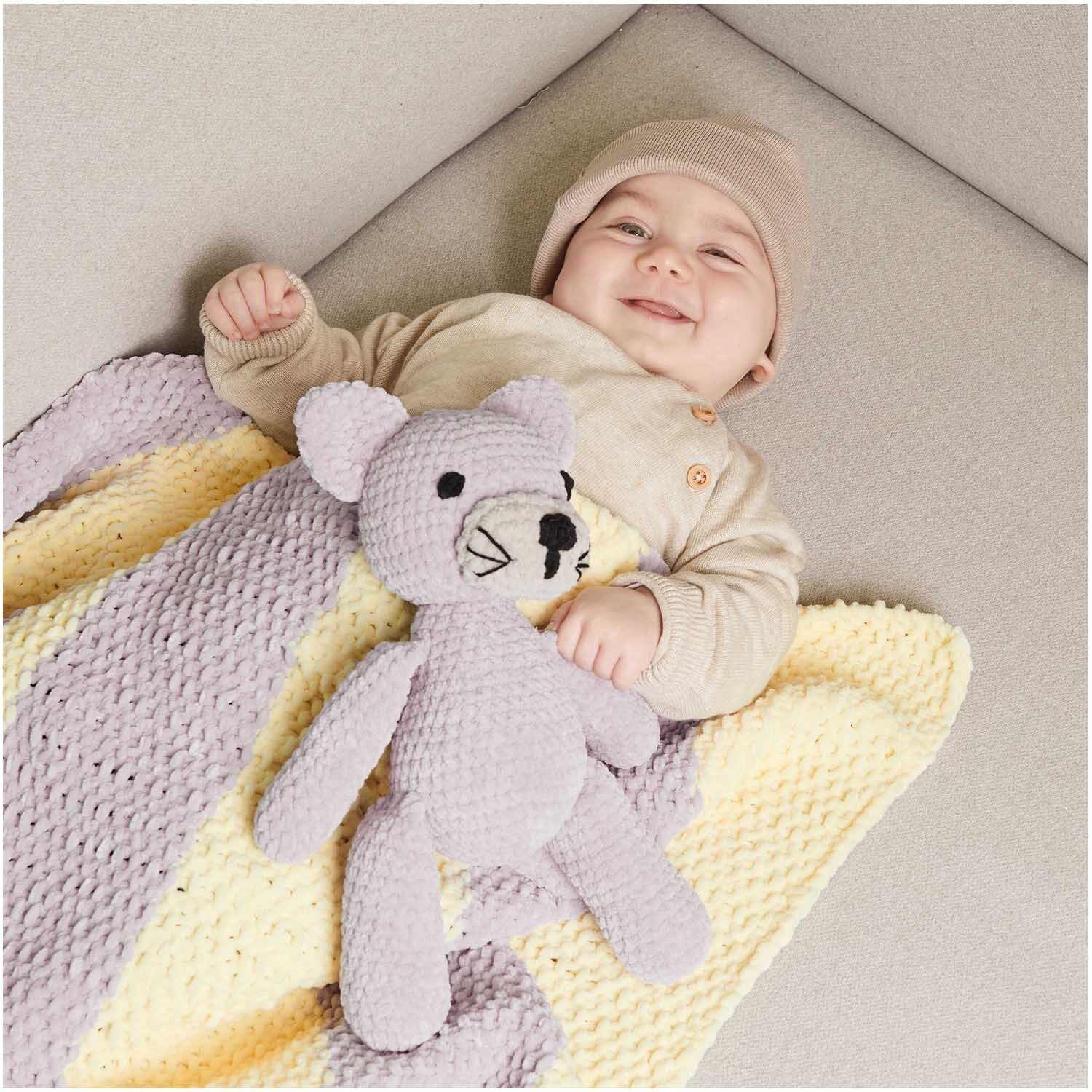 Rico Design Chenillove Garn Flieder – 100 g, 110 m, 100% Polyester, Nadel 4 mm