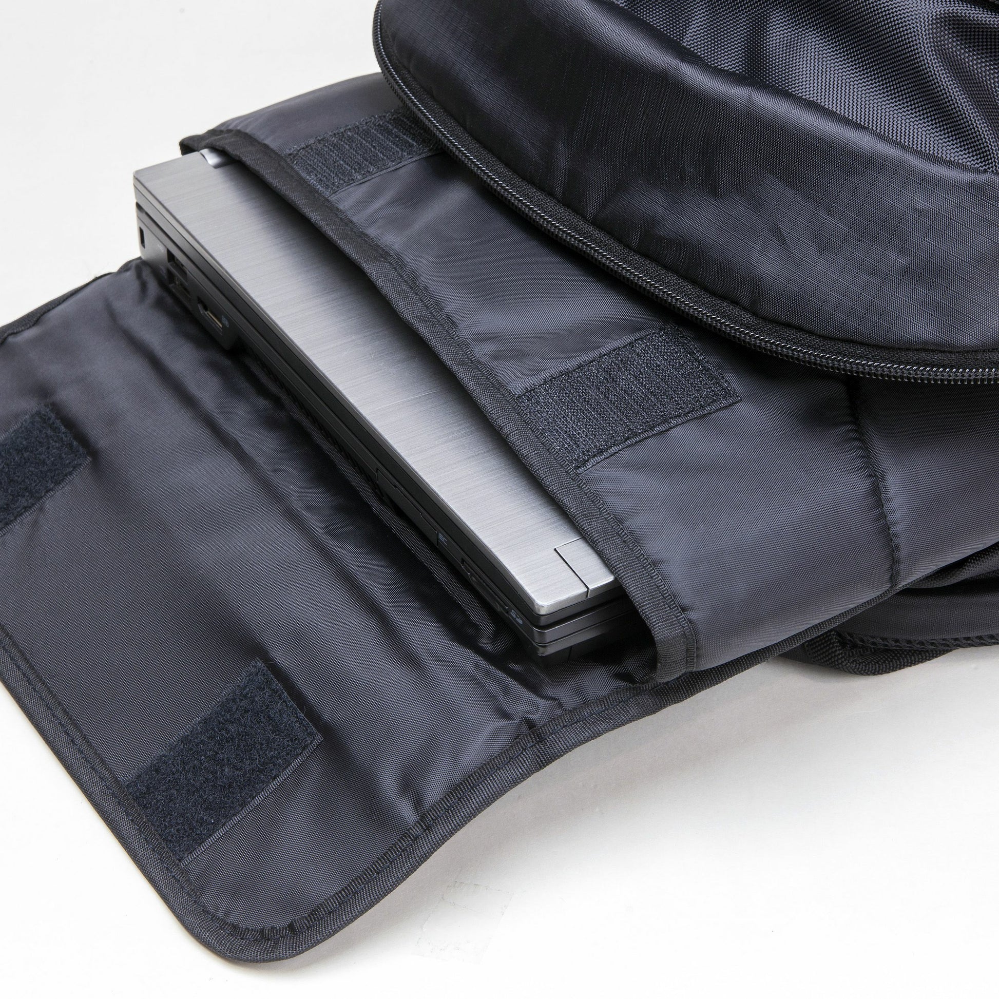 DICOTA Notebook-Rucksack Universal D31008 – Polyester – Schwarz, 320 × 470 × 170 mm