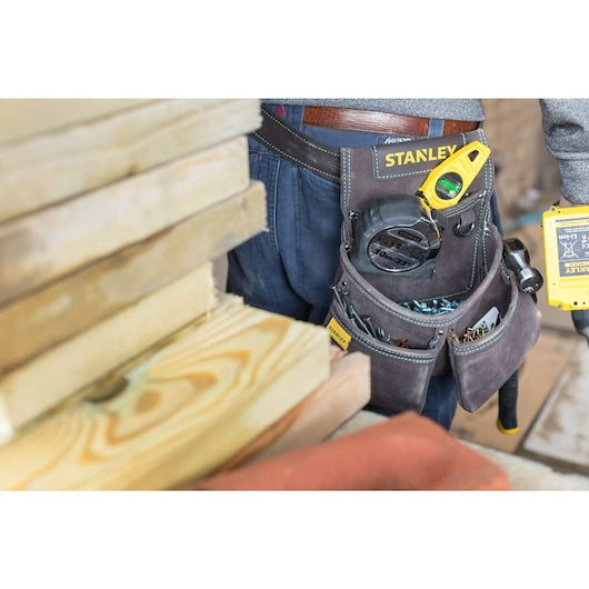 Stanley Werkzeugtasche mit 4 Fächern, schwarz, Büffelleder, B 300 × H 330 × T 70 mm