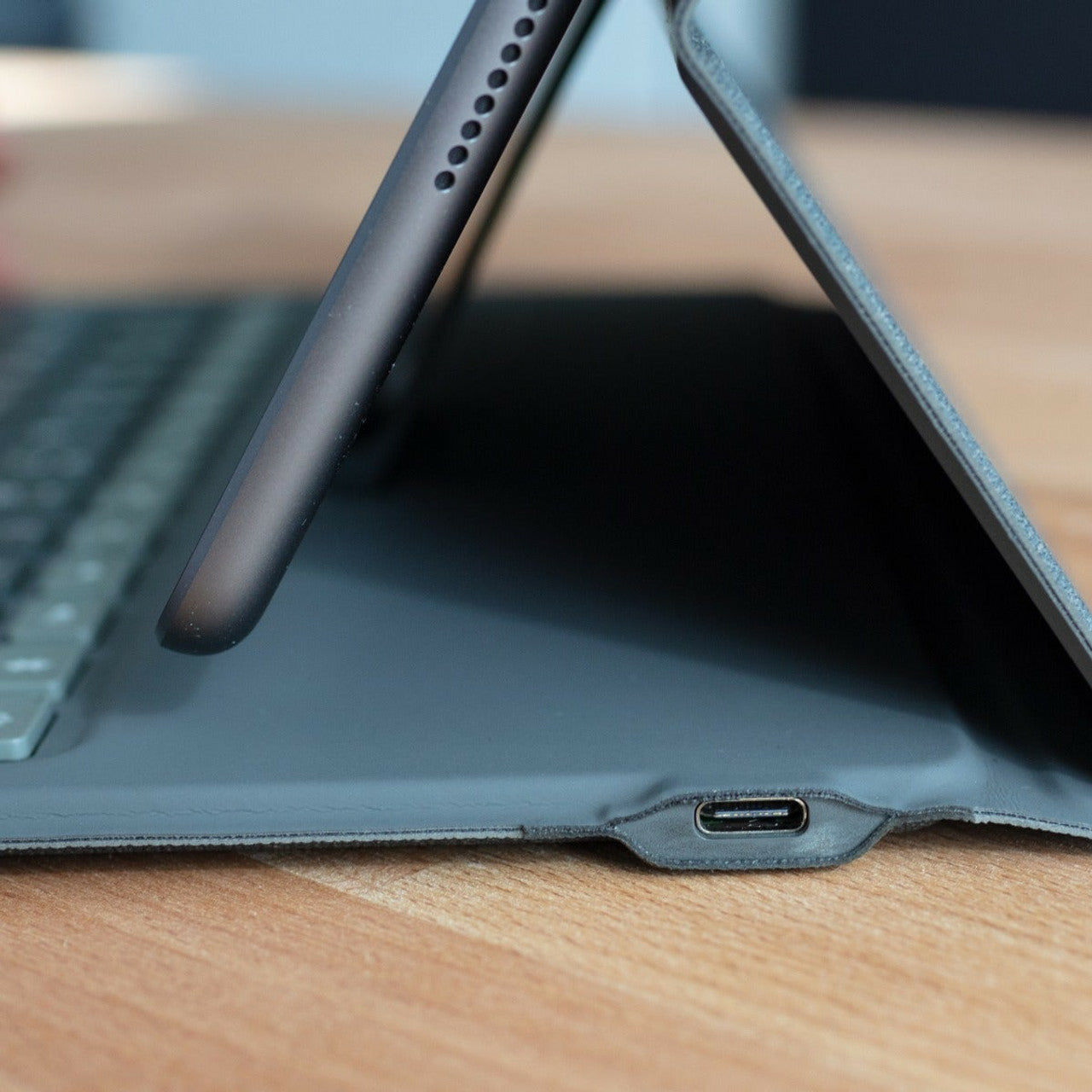 ZAGG Messenger Folio 2 – Tastatur, Dunkelgrau – für iPad 10,9" (10. Generation)