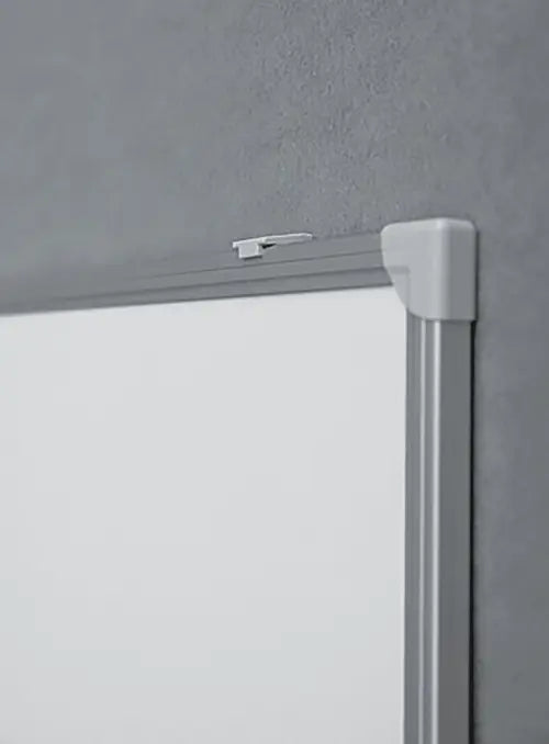 Franken Whiteboard – 60 × 45 cm, lackierter Stahl, magnetisch, Alu-Rahmen, Wandmontage, inkl. Stiftablage