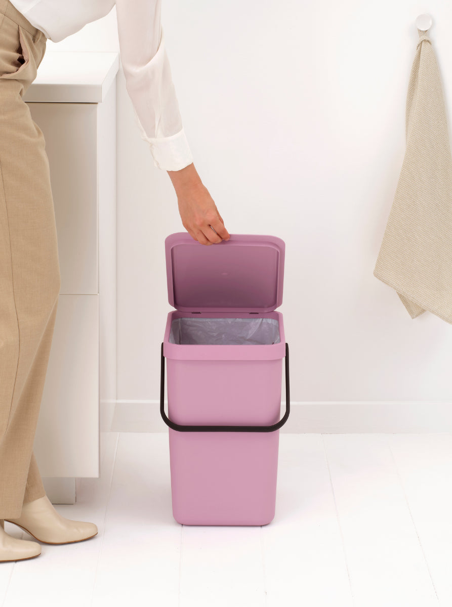 Brabantia Sort & Go Recyclingbehälter – 25 l – Kunststoff, rechteckig – rosa