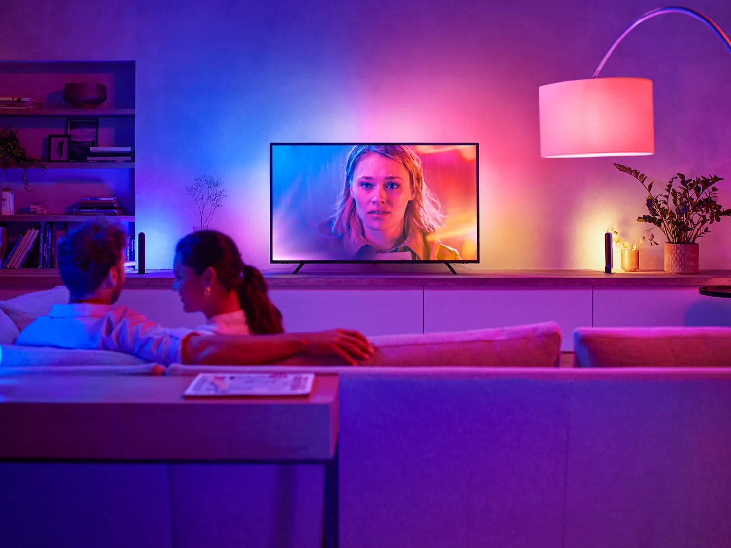 Philips by Signify Philips Hue LED-Strip Gradient Lightstrip 75 – 3,04 m, 1020 lm, 20 W, 2000–6500 K, für Hue Bridge/Hue Sync