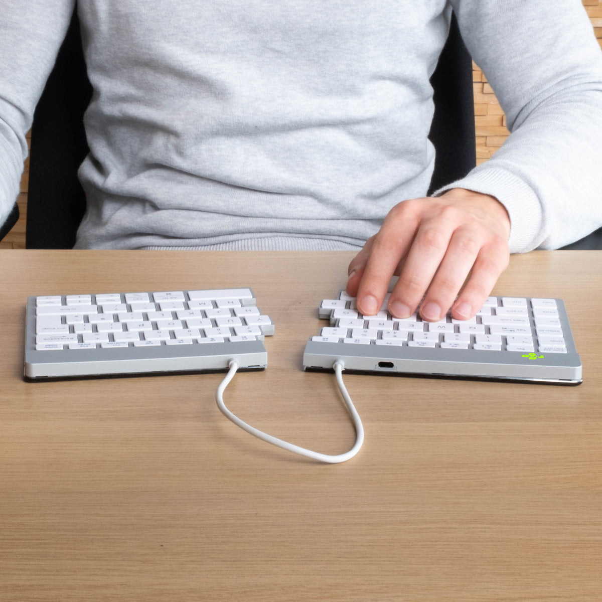 R-Go Tools Split Break – Tastatur, kabellos (Bluetooth), FR-Layout (FR), ergonomisch, Weiss